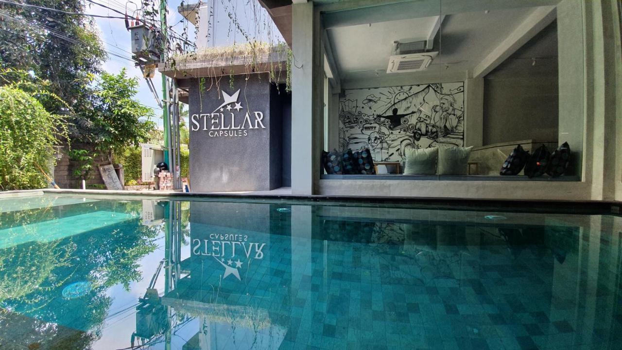 Stellar Capsules Pansiyon Seminyak Dış mekan fotoğraf Stellar Pool