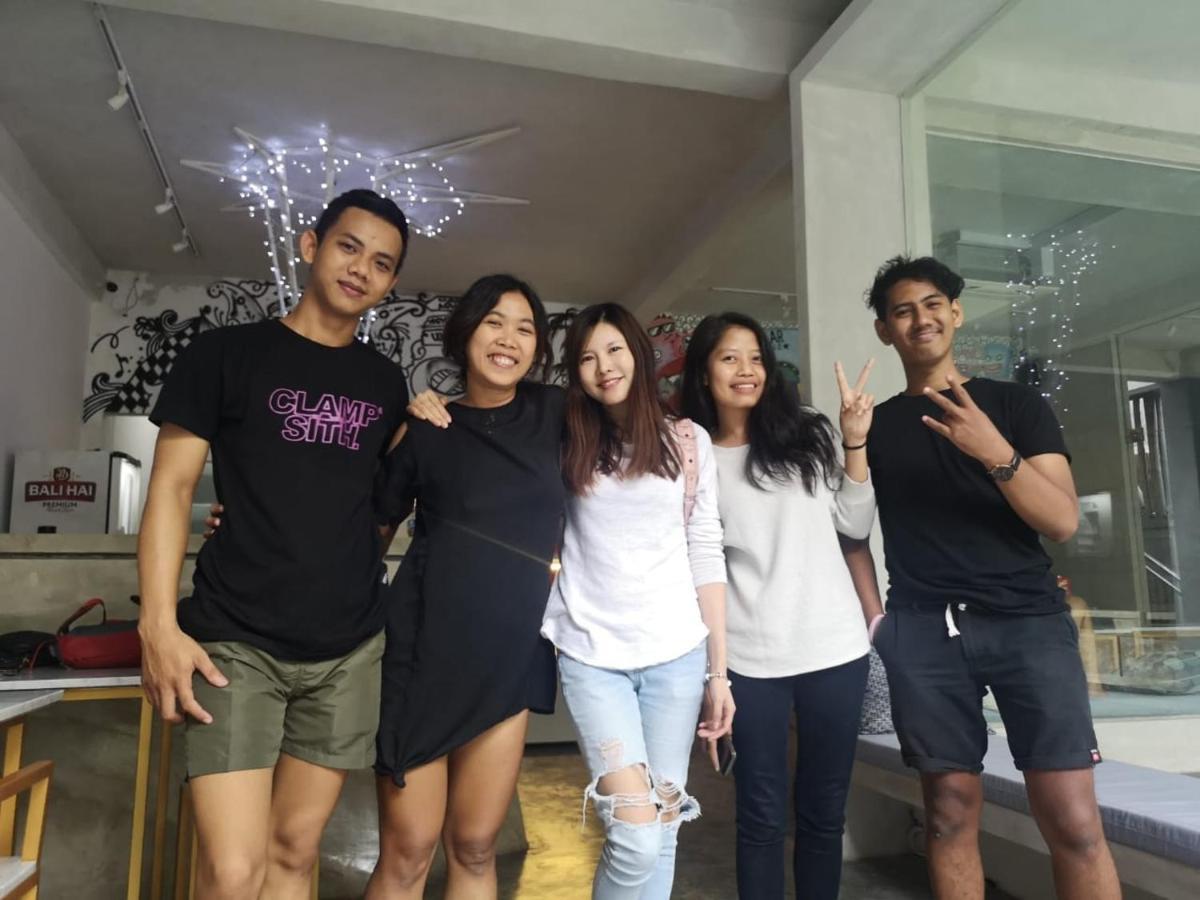 Stellar Capsules Pansiyon Seminyak Dış mekan fotoğraf The cast of the film